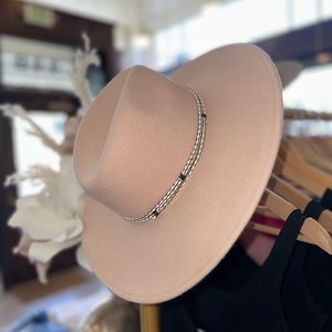 Beige wool Panama style hat. Thicker wool hat material.